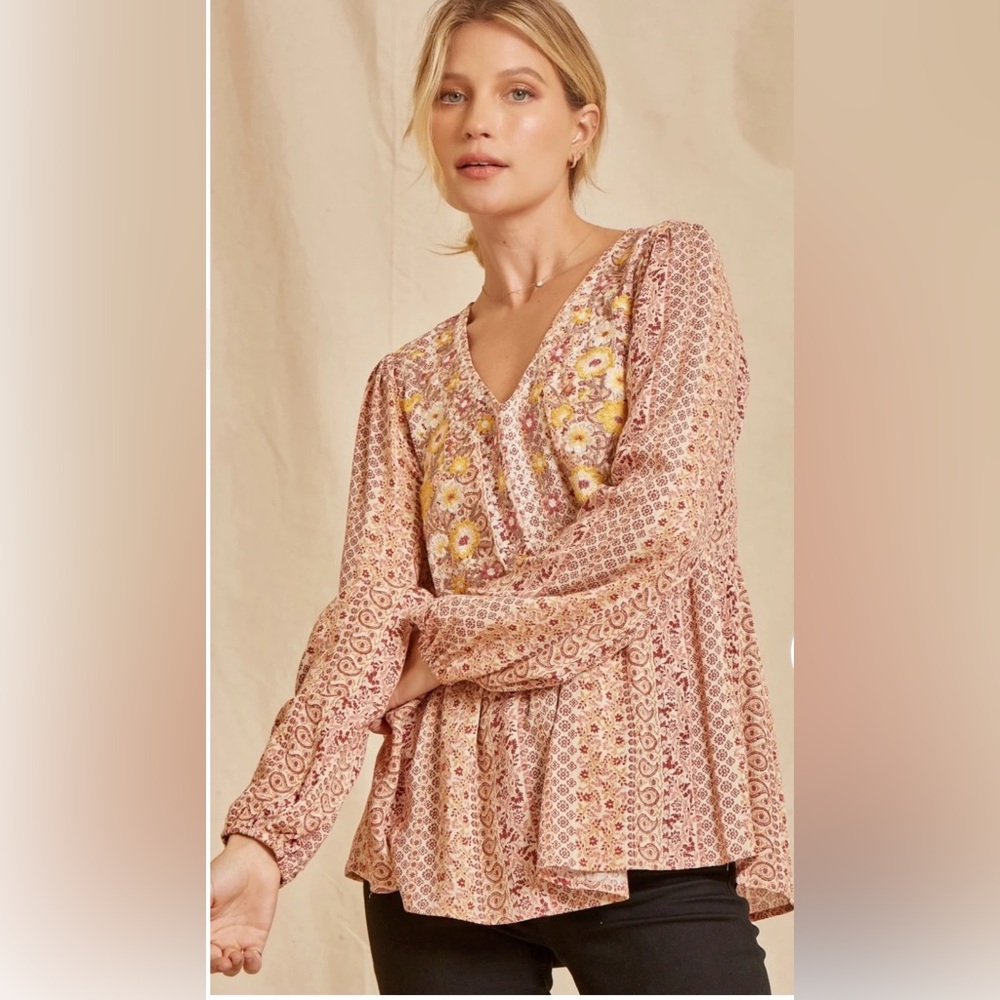 Savanna Jane Shimmery Floral Paisley Embroidered Top in Corals, Size Small, EUC